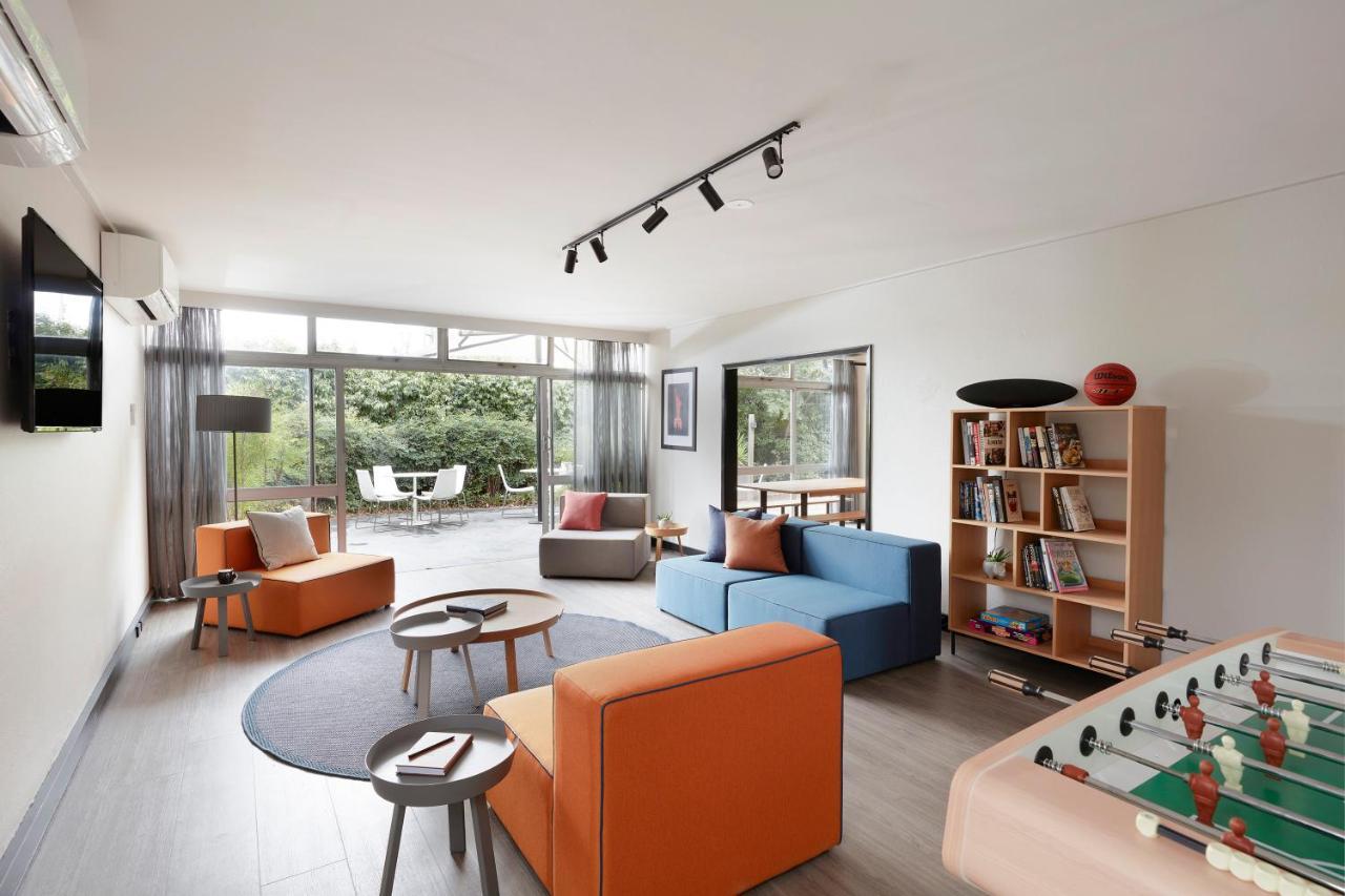 Together Co-Living Мельбурн Экстерьер фото